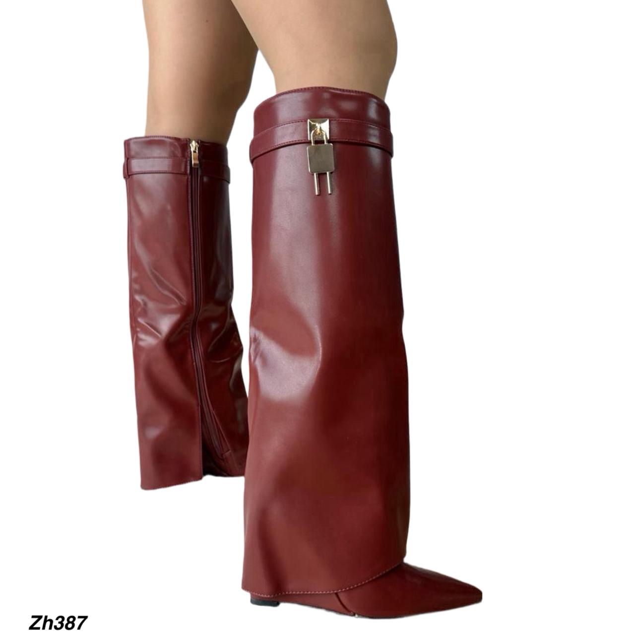 Bota caña alta vino tinto doblez detalle dorado tacon corrido 10cm 52166 C-132